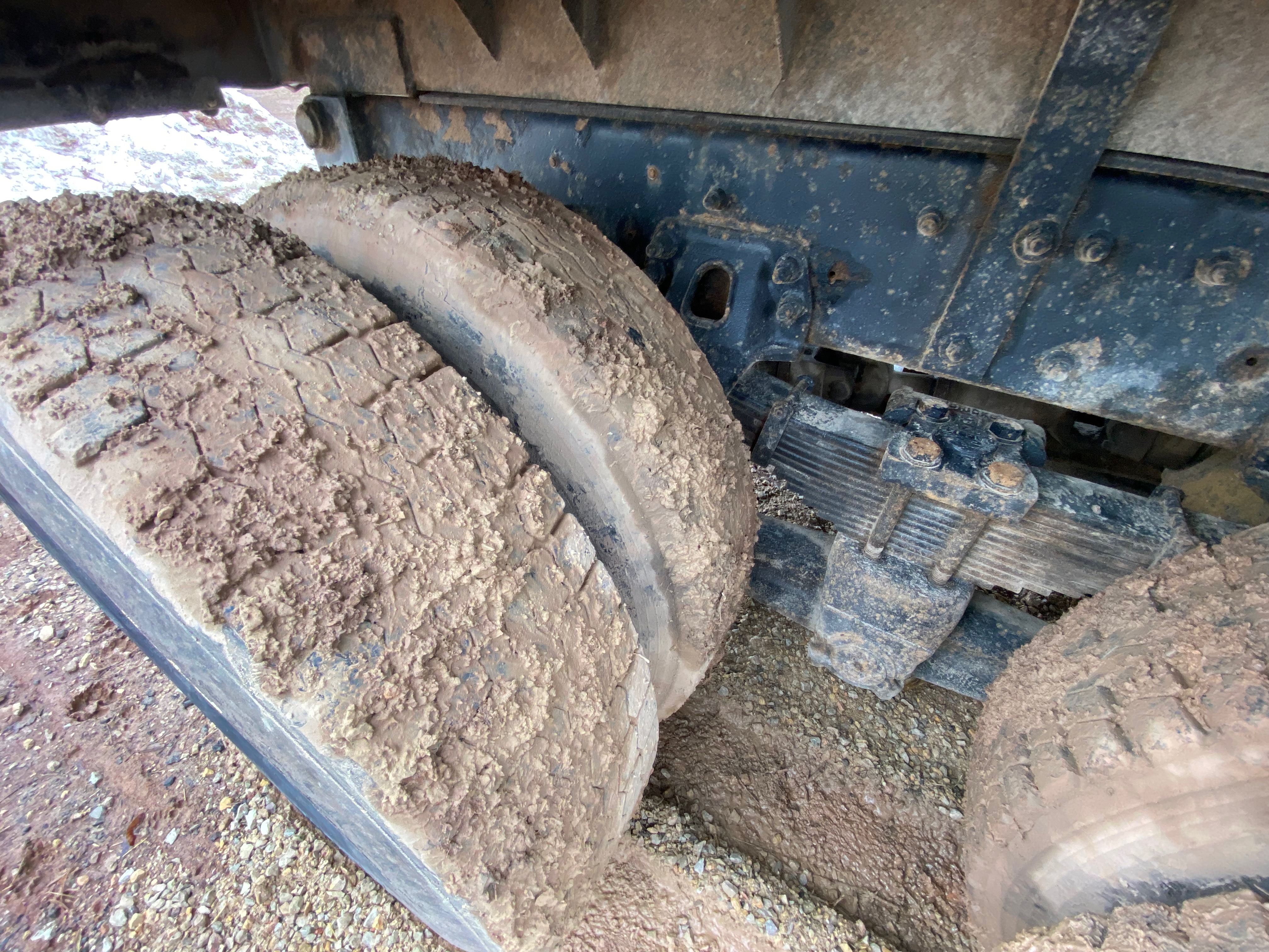 1999 STERLING Tri-axle - Image 27